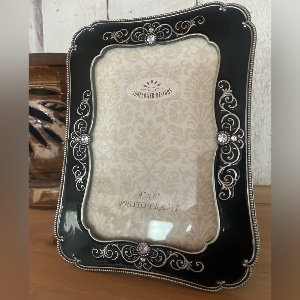 Vintage Style Black & Silver Ornate 4x6 Photo Frame w Rhinestones